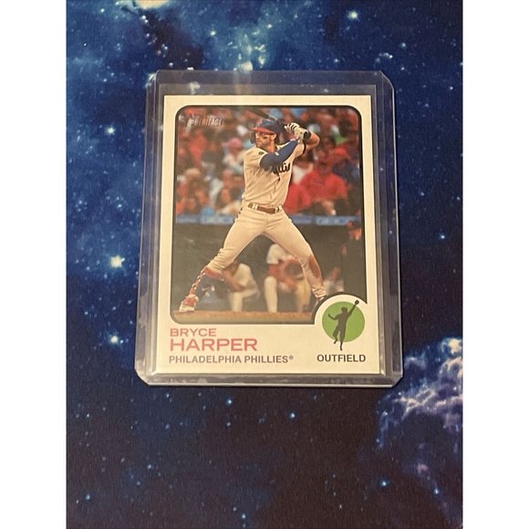 2022 Topps Heritage BRYCE HARPER SSP Team & Name Color Swap Variation #245
